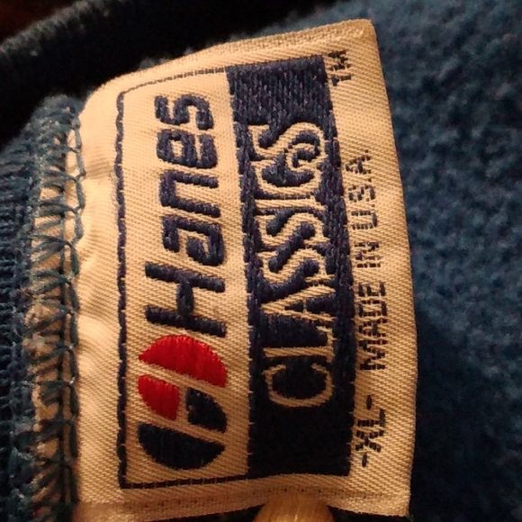 Warner Brothers XL Hanes Classic Sweatshirt - Picture 3 of 4